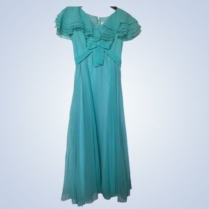 Miss Elliette Gown. Perfect condition